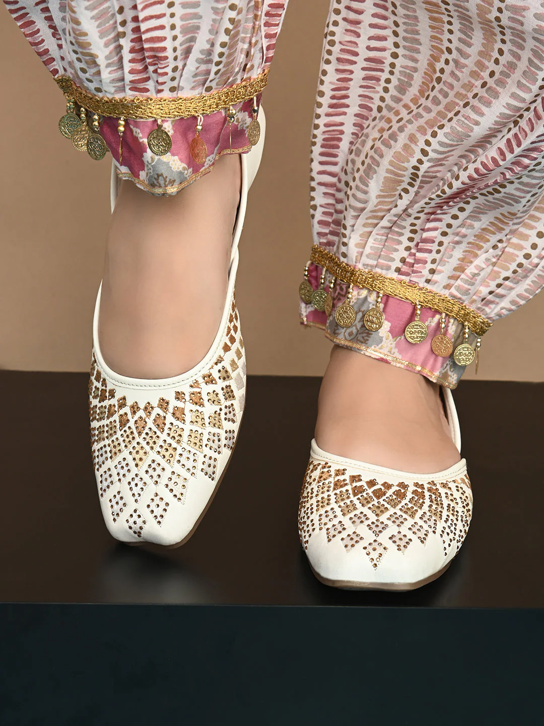 Embellished Slip-On Flat jutti - Image 20