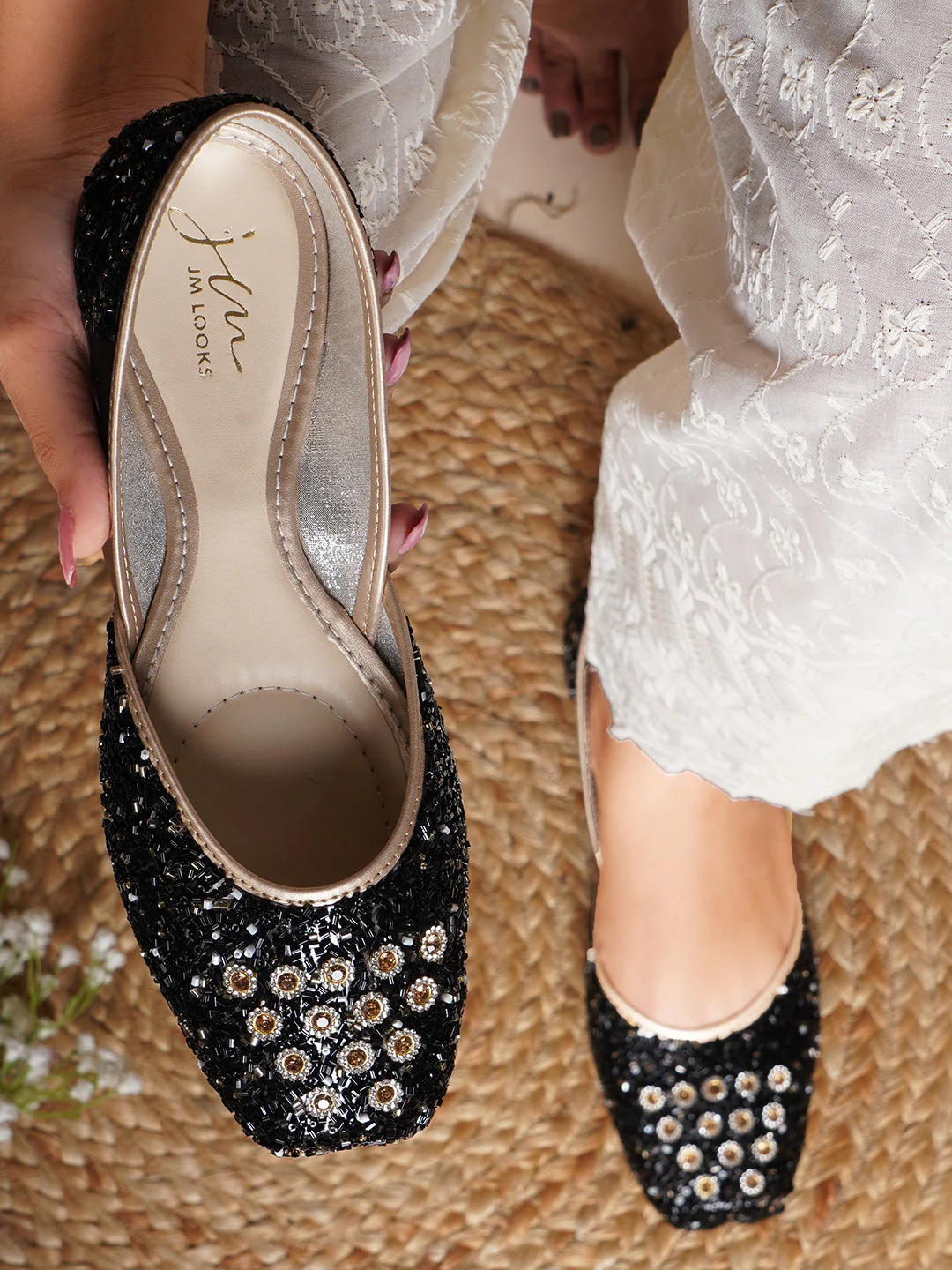 Embellished Square Toe Ethnic Jutti - Image 4