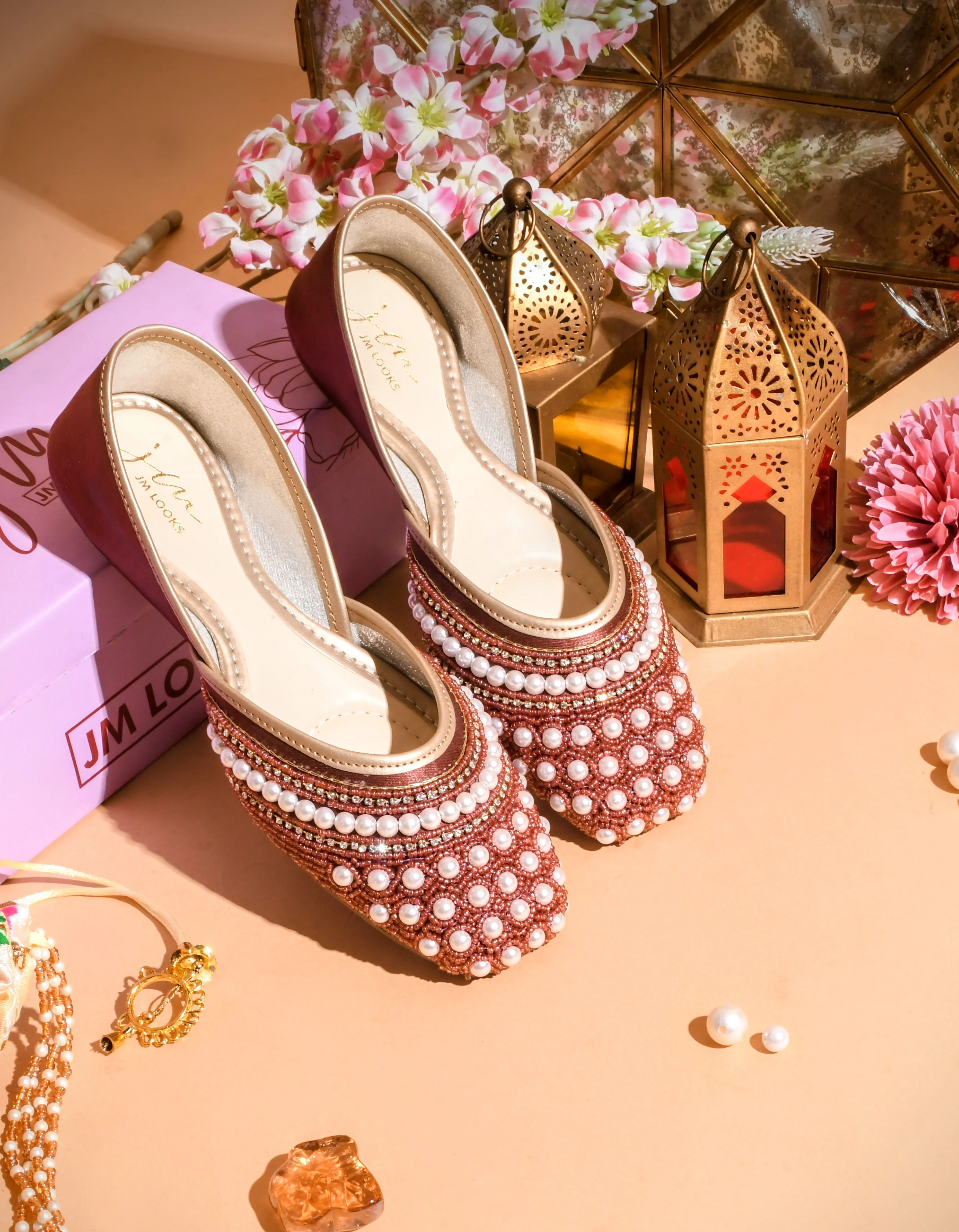 Ethnic Embellished Square Toe Jutti - Image 18