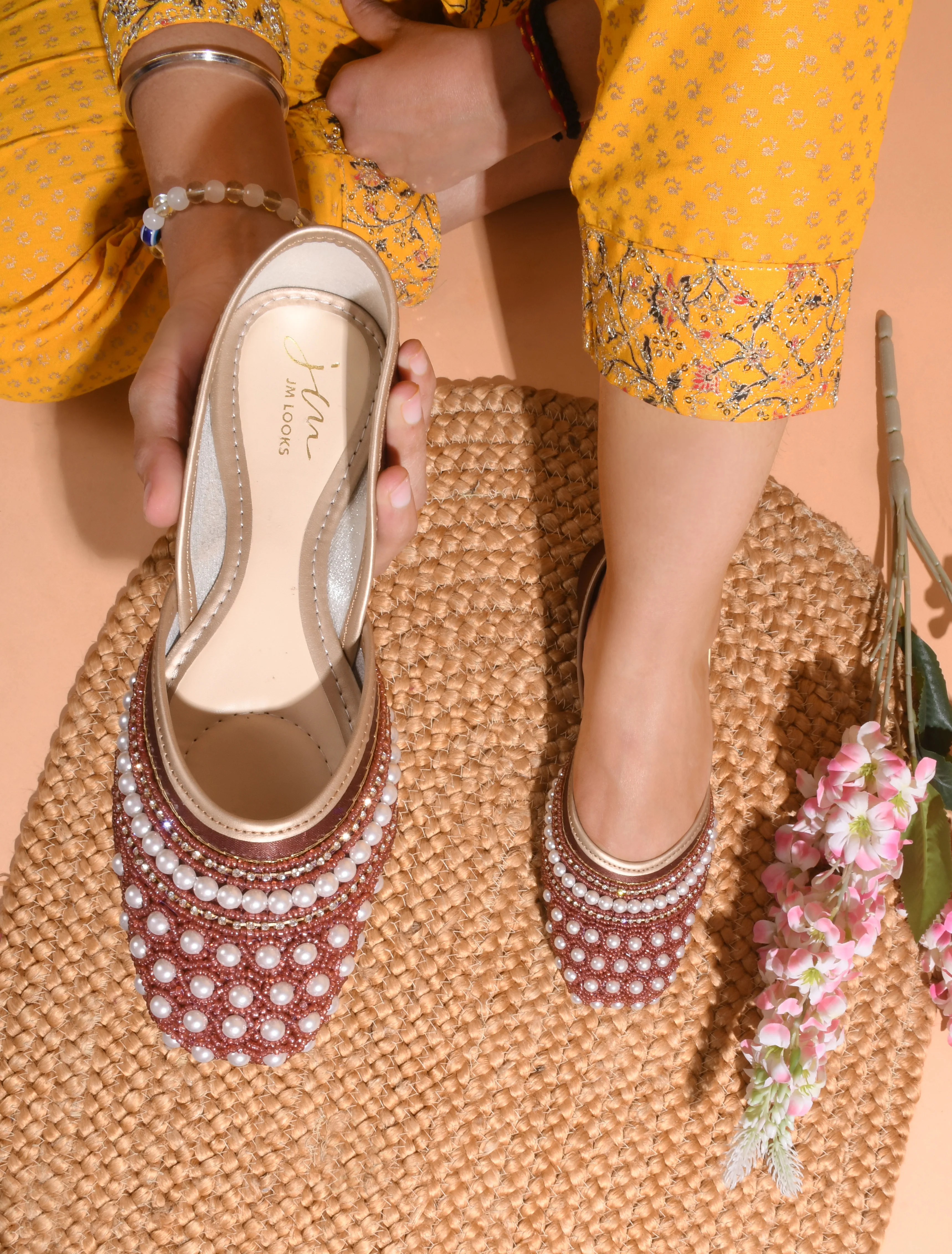 Ethnic Embellished Square Toe Jutti - Image 19