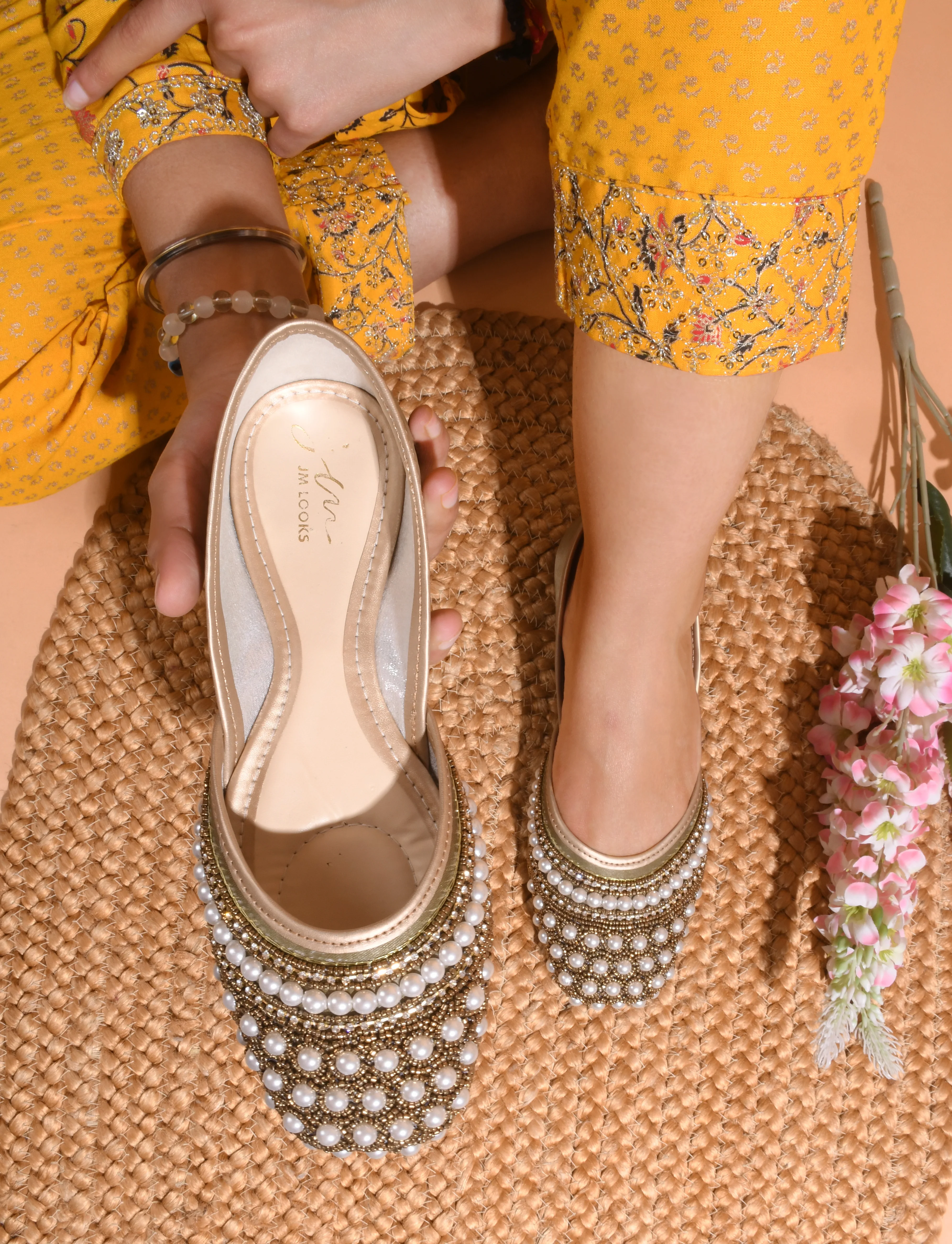 Ethnic Embellished Square Toe Jutti - Image 26