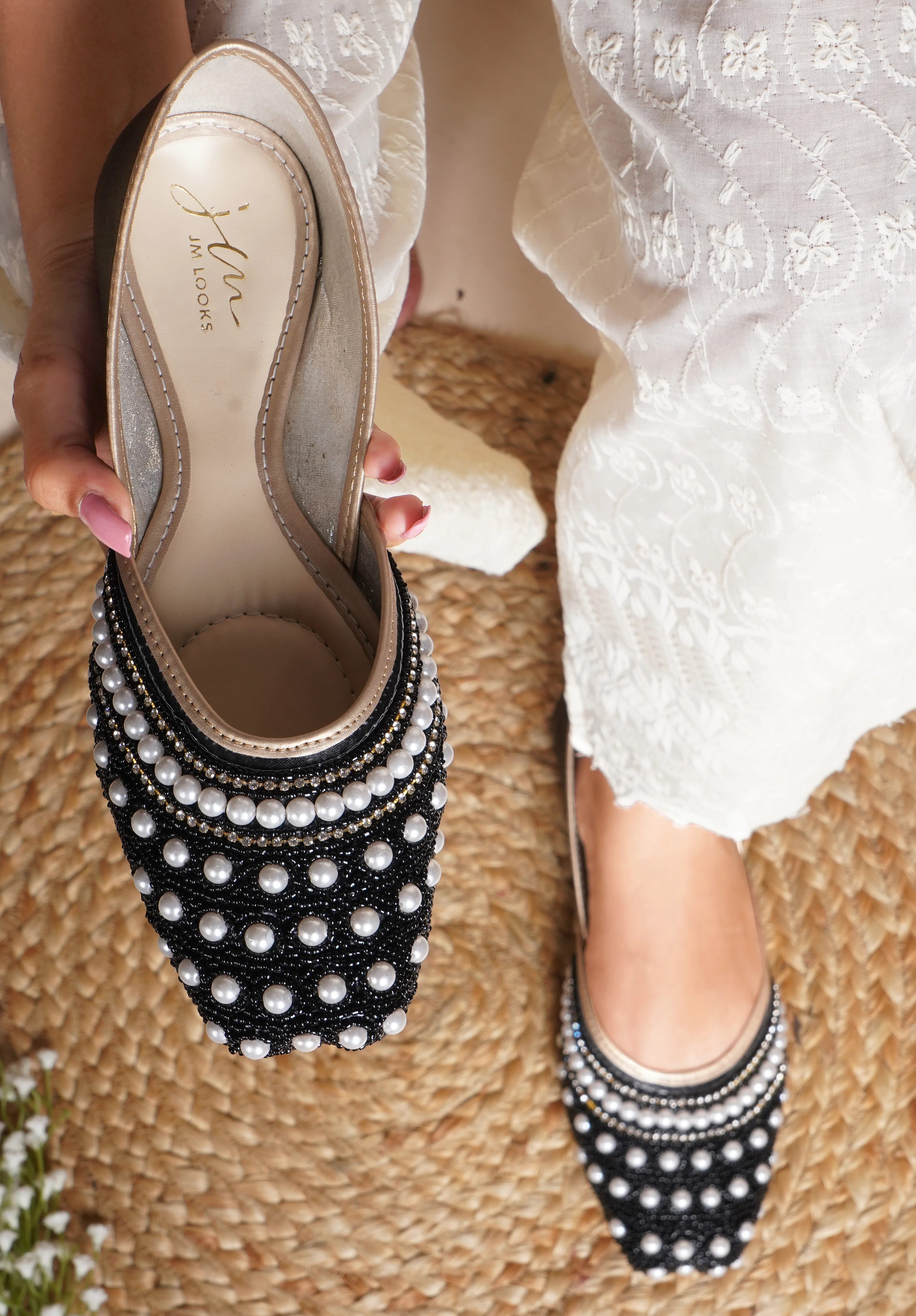 Ethnic Embellished Square Toe Jutti - Image 8