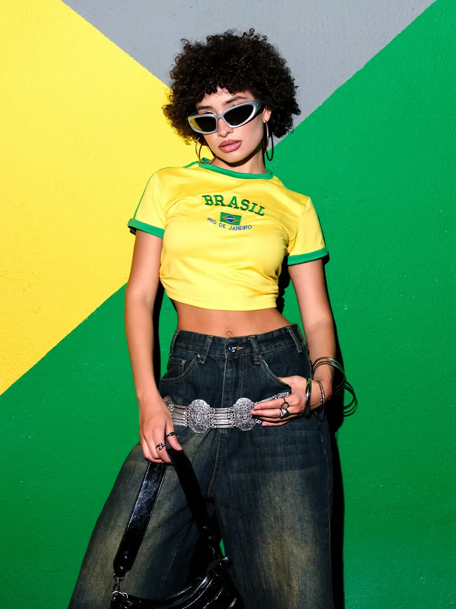 Fitted Cropped T-Shirt With Print - Image 9