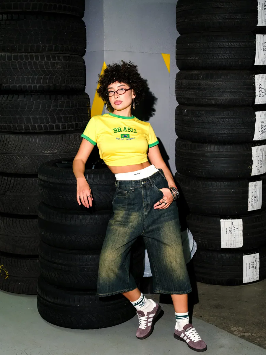 Fitted Cropped T-Shirt With Print - Image 10