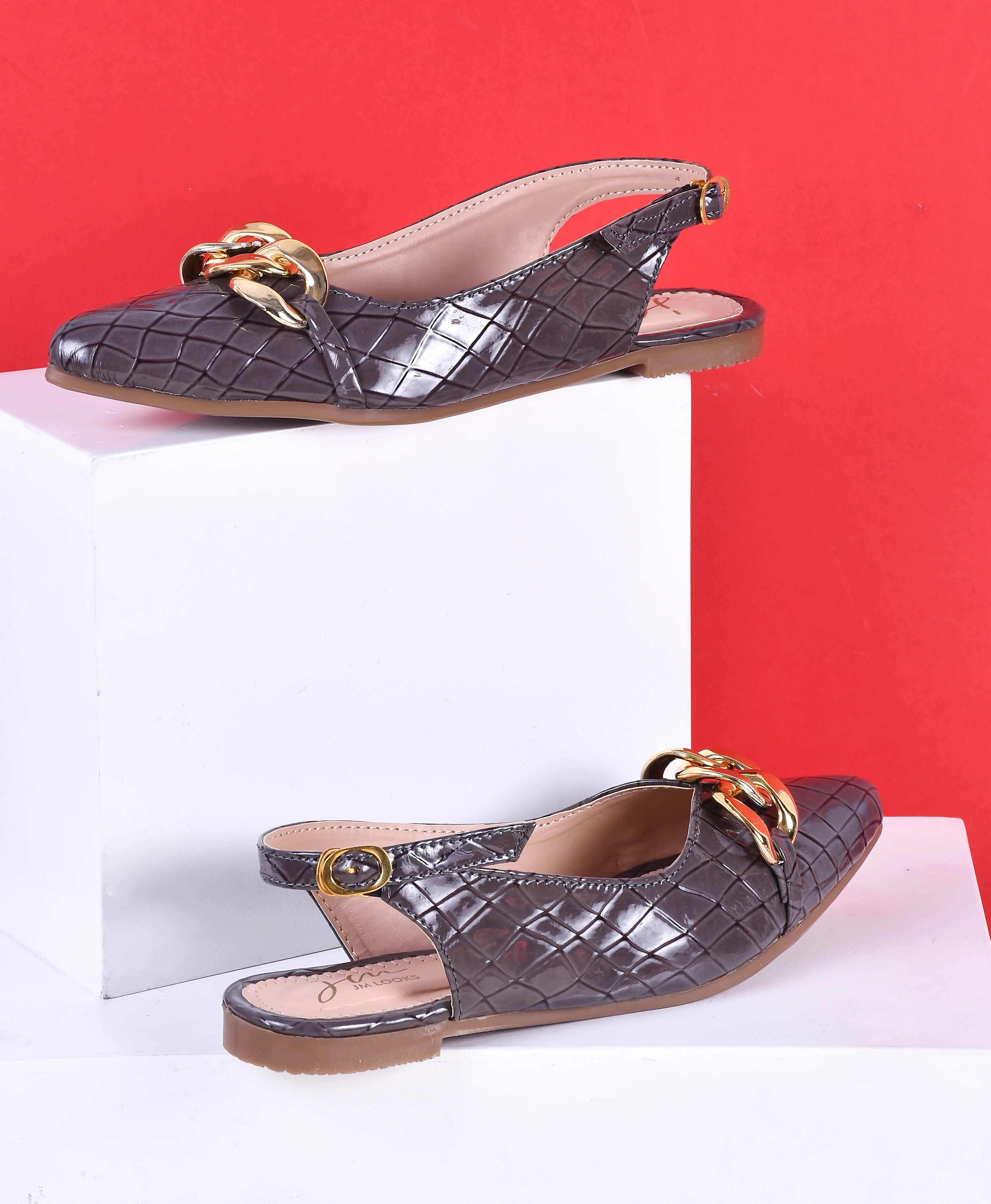 Geometric Pattern Almond-Toe Flat Shoes - Image 9