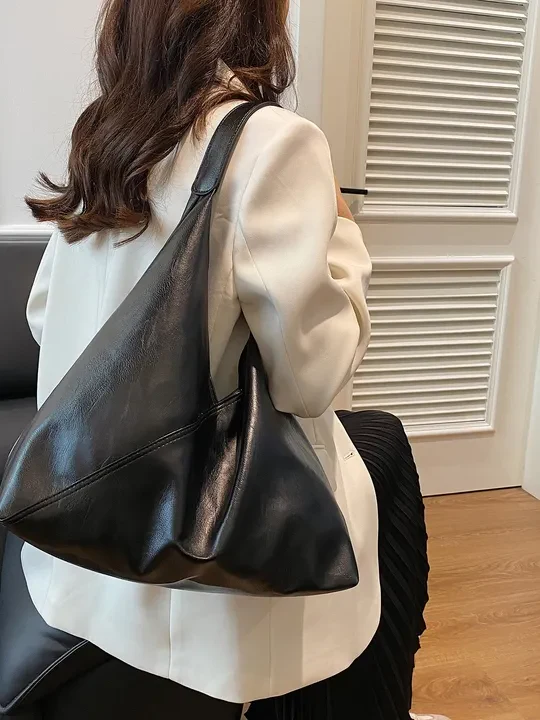 Lightweight Leather Shoulder Bag - Image 9