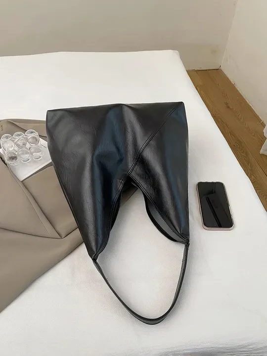 Lightweight Leather Shoulder Bag - Image 12