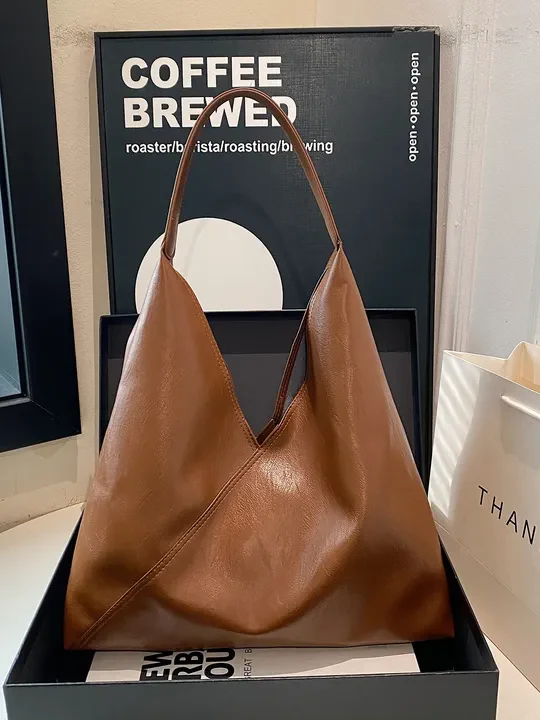 Lightweight Leather Shoulder Bag - Image 6