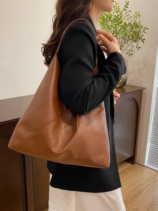 Lightweight Leather Shoulder Bag - Image 7