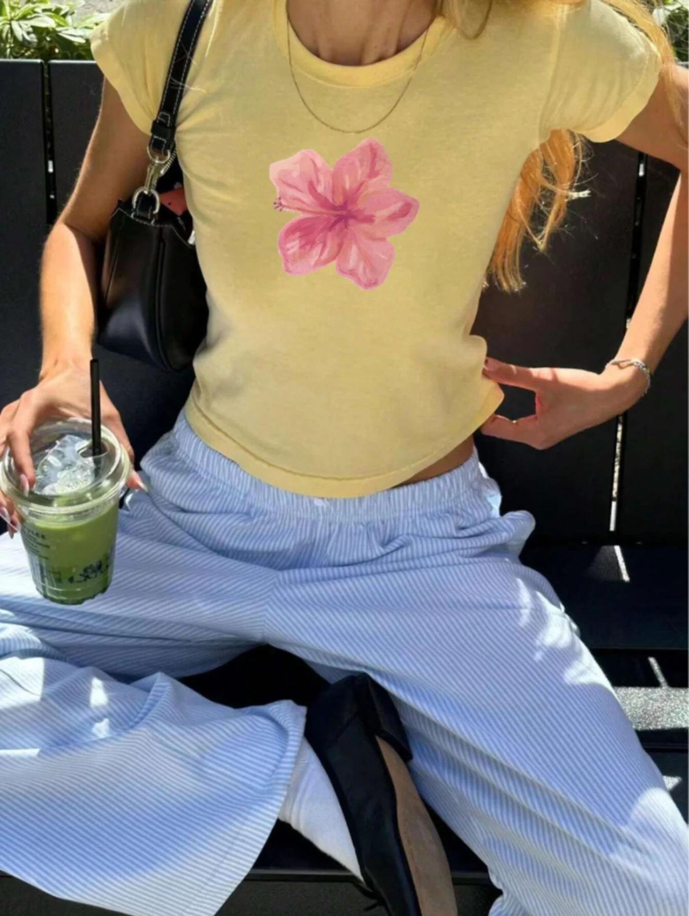 Round Neck Short Sleeve Flower Print T-Shirt - Image 4