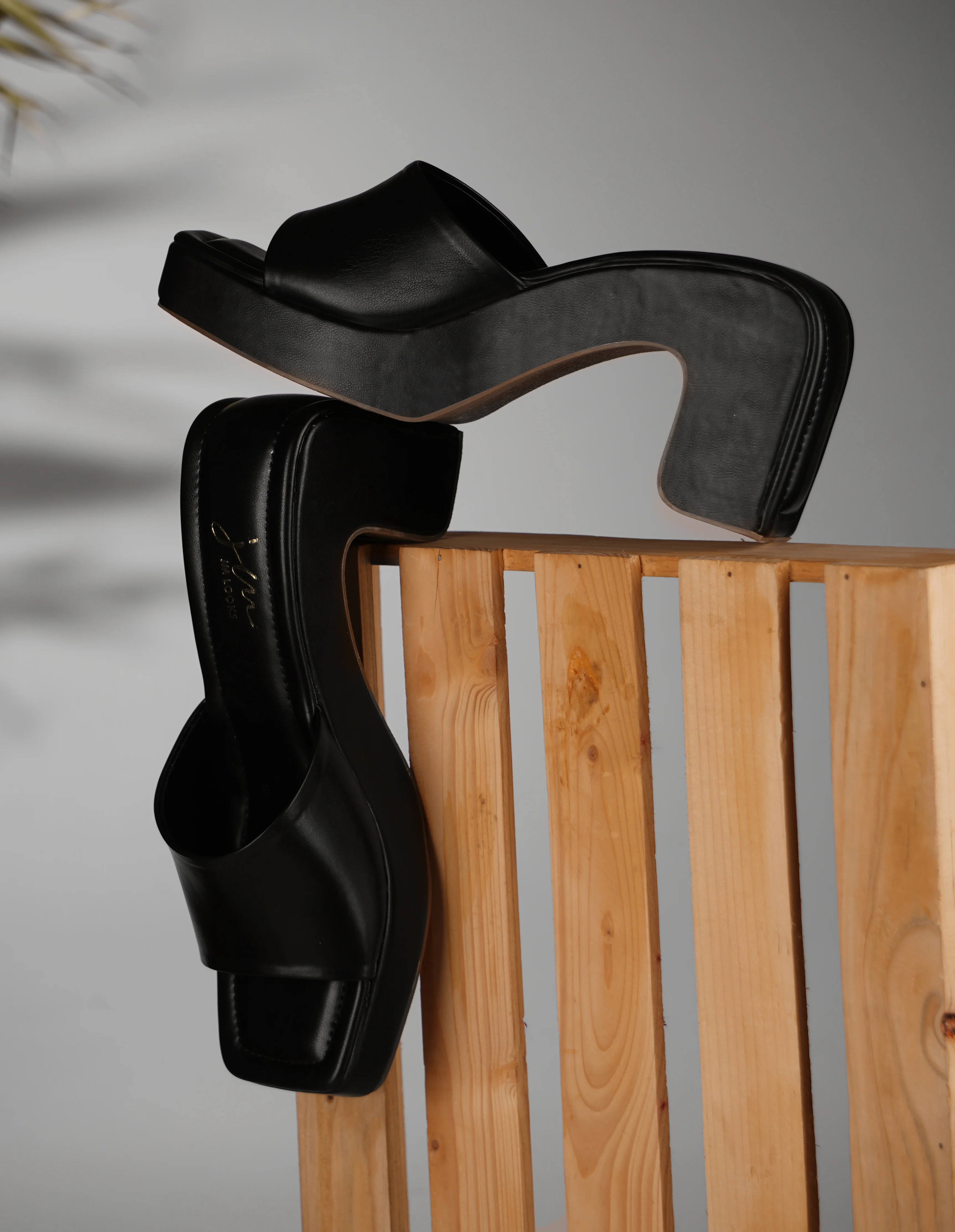 Women Open-Toe Chunky Heeled Sandals - Image 6