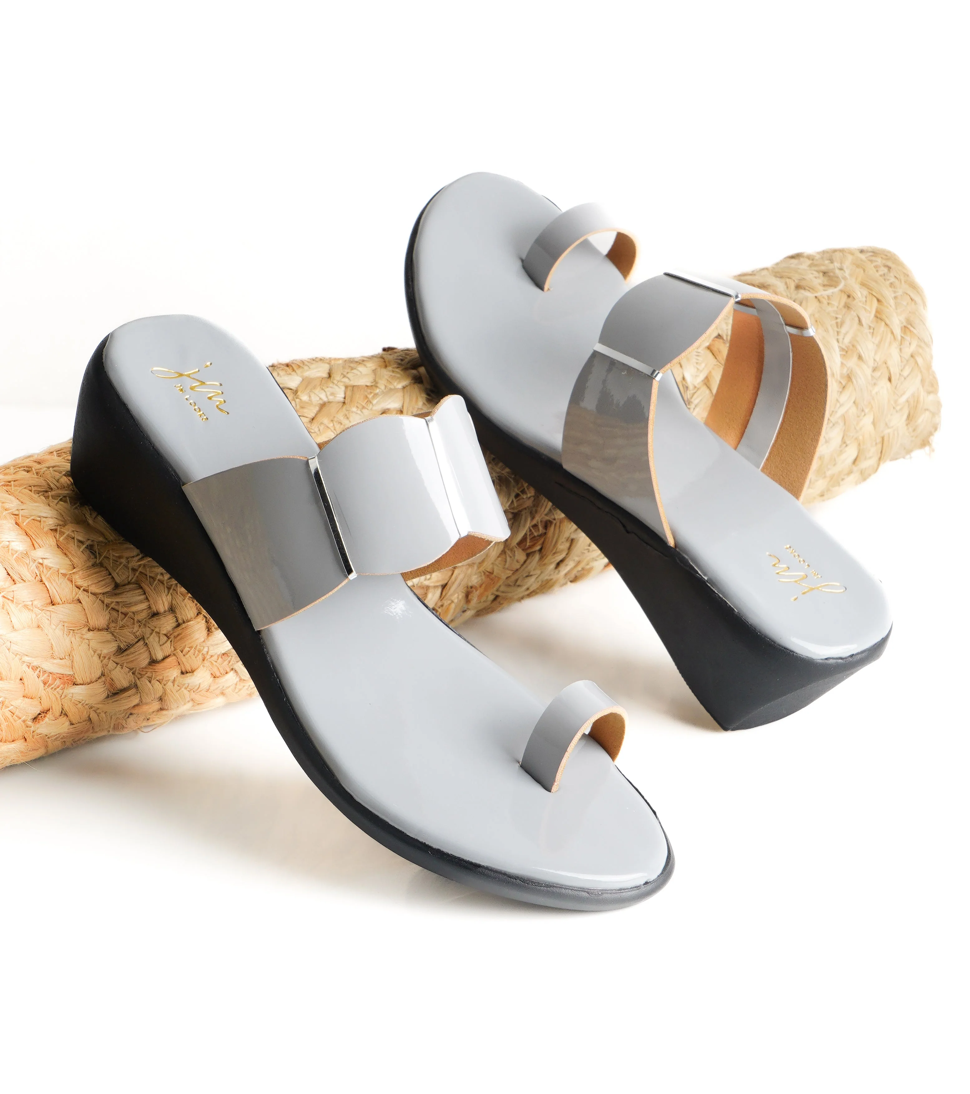 Jm Looks Women's Scalloped Toe-Ring Wedge Slides - Image 8